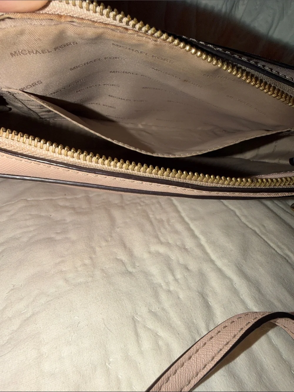 Michael Kors Women's Jet Set Large East West Crossbody Purse Saffiano-Pink Gold
